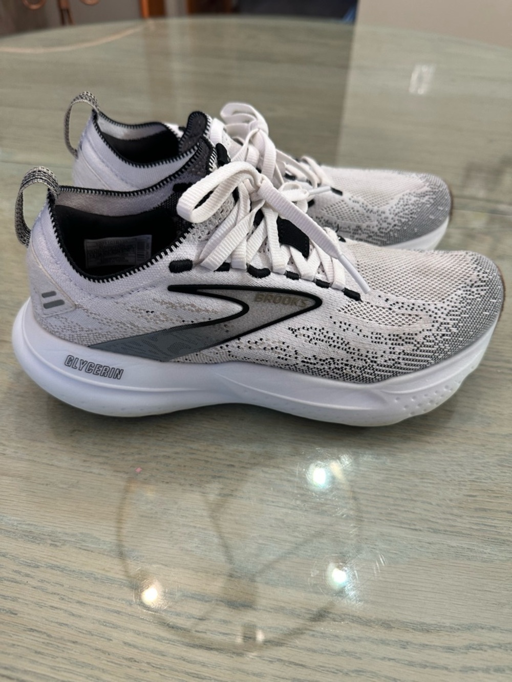 Brooks White and Black Women's Running Sneakers.  Glycerin - Picture 3 of 8